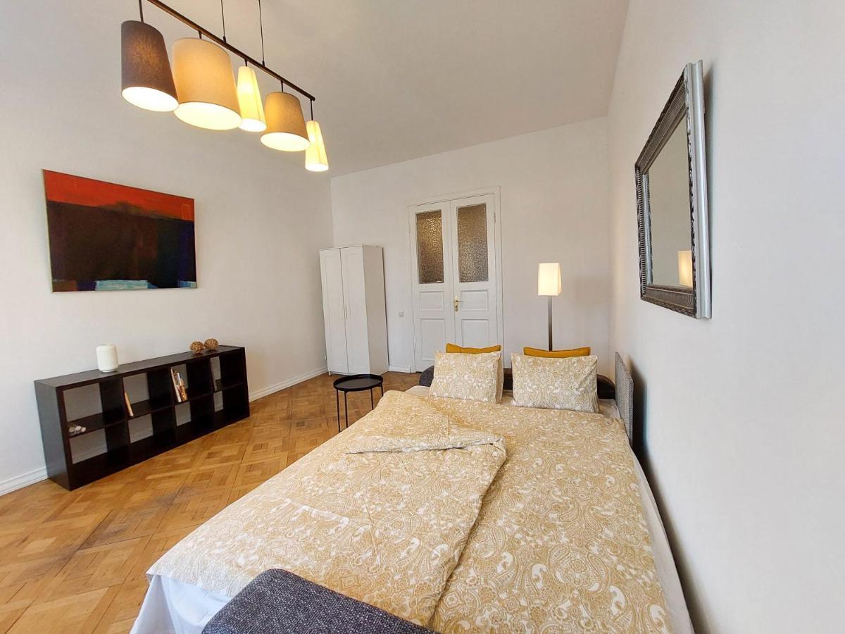 Dainas 2-room - Arena Ryga